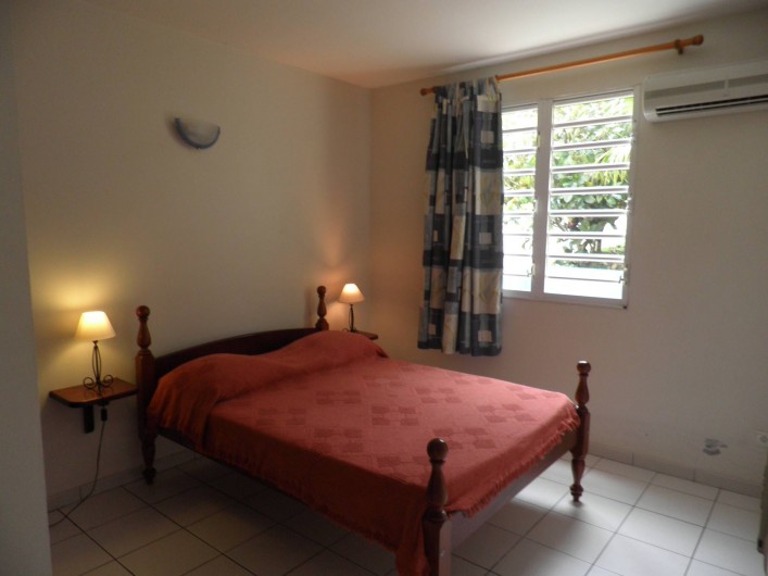 Location de vacances - Appartement à Les Anses-d'Arlet - Chambre avec lit 2 places.