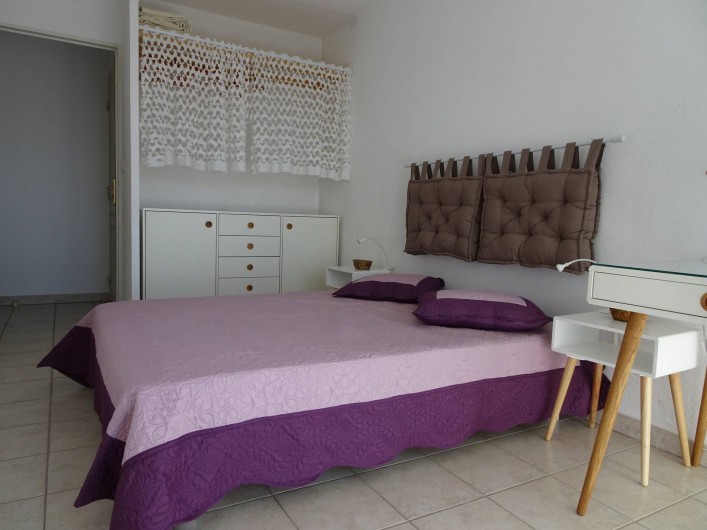 Location de vacances - Appartement à Aigues-Mortes - Chambre blanche