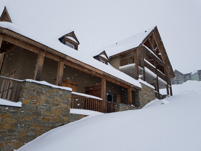 Location de vacances - Appartement à Loudenvielle - Le chalet, sous la neige.
