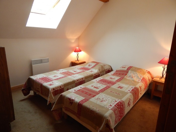 Location de vacances - Appartement à Loudenvielle - Seconde chambre avec 2 lits simples.