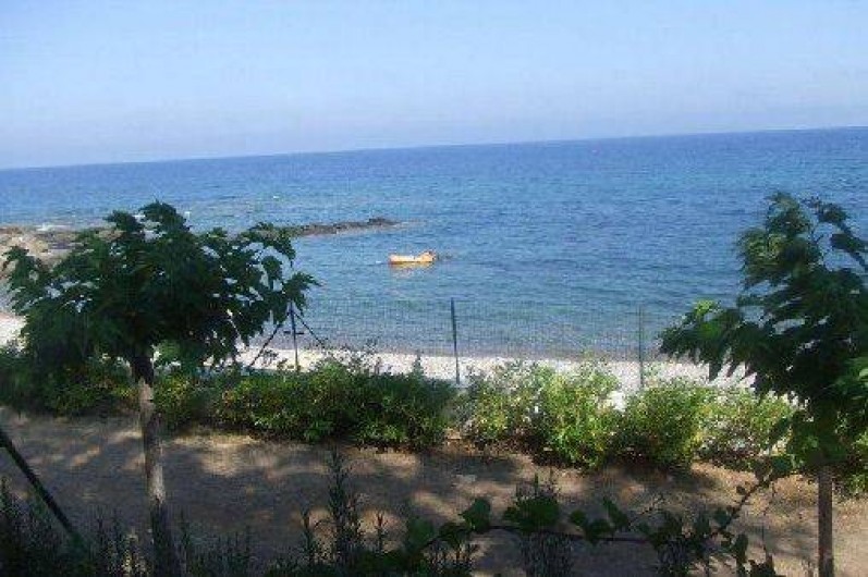 Location de vacances - Villa à Sainte-Lucie de Porto-Vecchio - petite plage à 100 mètre