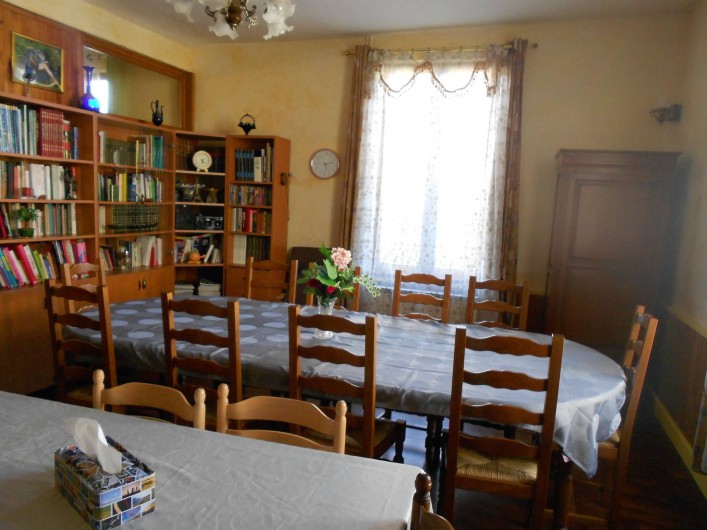 Location de vacances - Maison - Villa à Saint-Nicolas-des-Motets - Salle à manger   Coin des jeux et lectures 