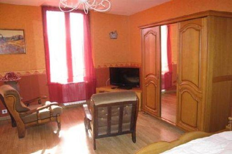 Location de vacances - Villa à Saint-Nicolas-des-Motets - coin salon et tv