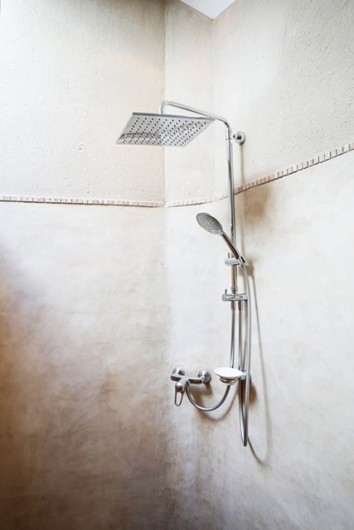 Location de vacances - Chambre d'hôtes à Saint-Laurent-des-Arbres - Douche 2 ème Sieste