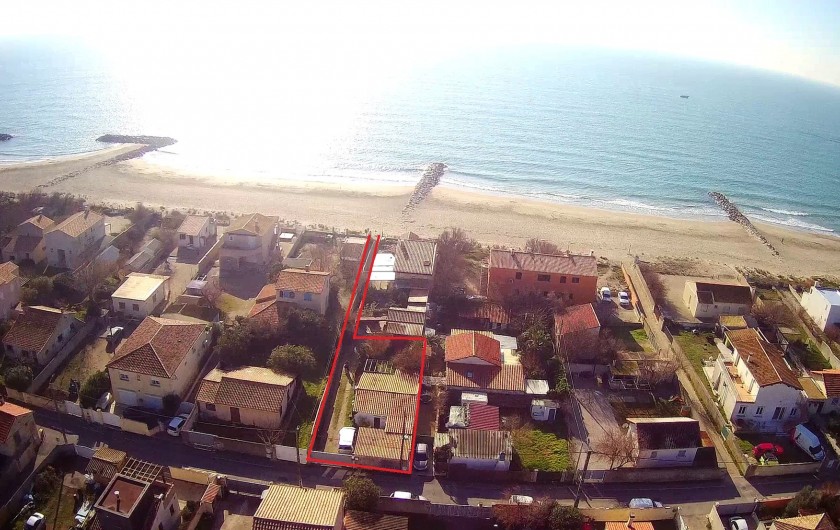 Location de vacances - Villa à Frontignan - Vue aérienne de la maison avec son accés privé à la plage