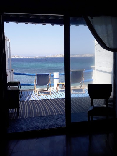 Location de vacances - Studio à Marseille - Vue de la terrasse depuis l'intérieur du cabanon