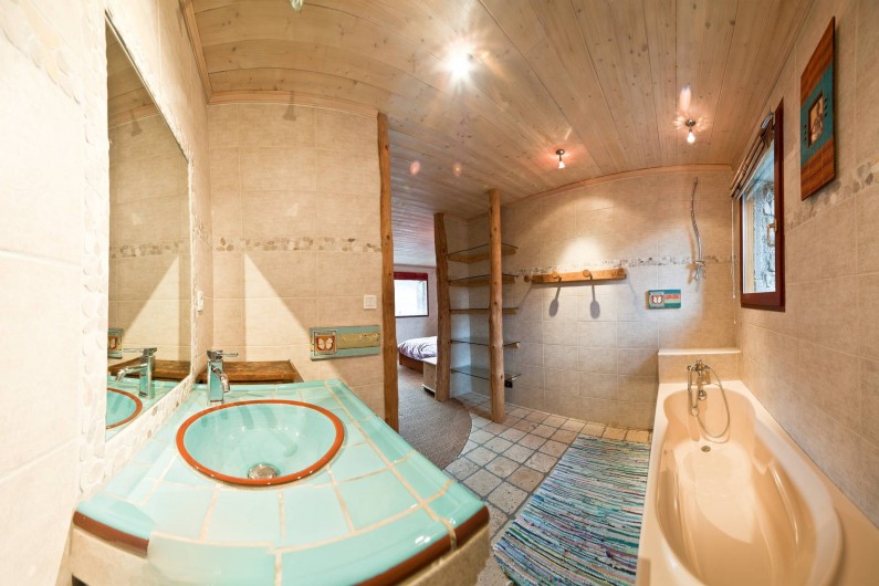 Location de vacances - Chalet à Albiez-Montrond - salle de bain chambre 5