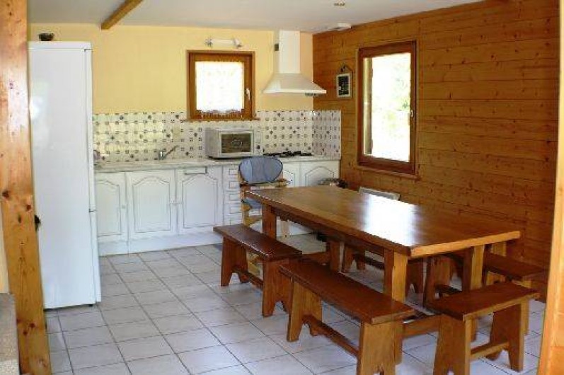 Location de vacances - Chalet à Xonrupt-Longemer - cuisine avec lave vaisselle réfrigérateur + congelateur micro-ondes mini four
