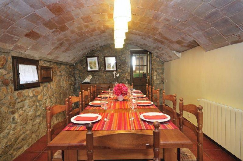 Location de vacances - Mas à Sant Antoni de Calonge - Magnifique salle a manger chic, minimaliste, élégant et d'esprit rustique.