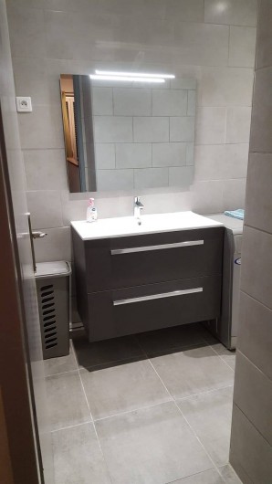 Location de vacances - Appartement à Nice - Le lavabo