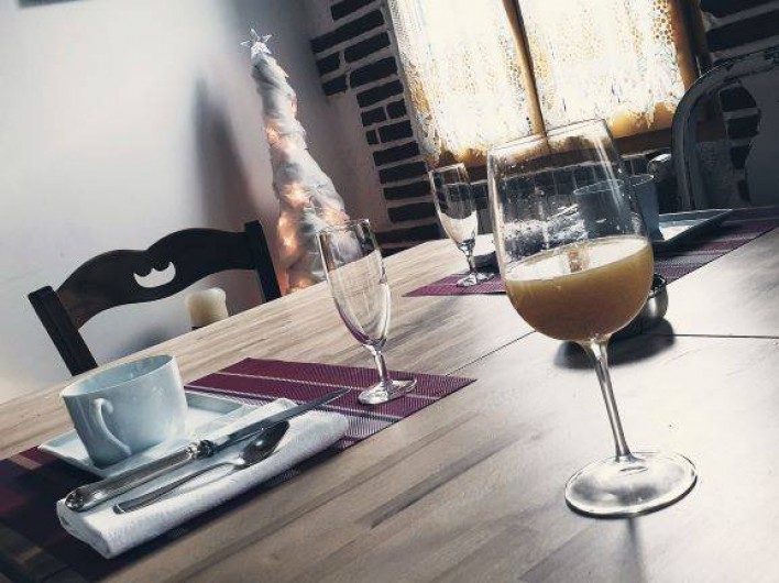 Location de vacances - Chambre d'hôtes à Tautavel - Petit déjeuner 1er janvier - Misosas (Champagne et jus d'orange)