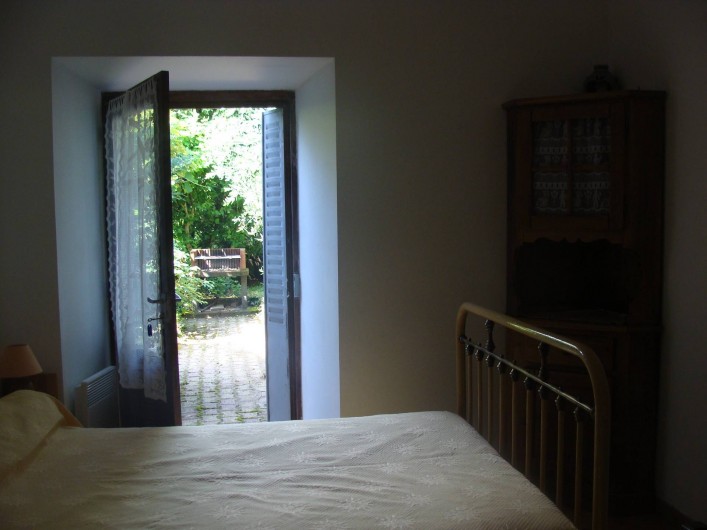 Location de vacances - Appartement à Saint-Alban-Auriolles - Chambre du Rez-de-Chaussée Lit 2 places + 1 lit 1 place