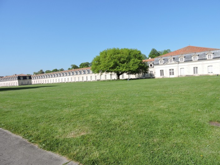 Location de vacances - Villa à Rochefort - corderie Royale et ses 300m de long sur les bords de la Charente