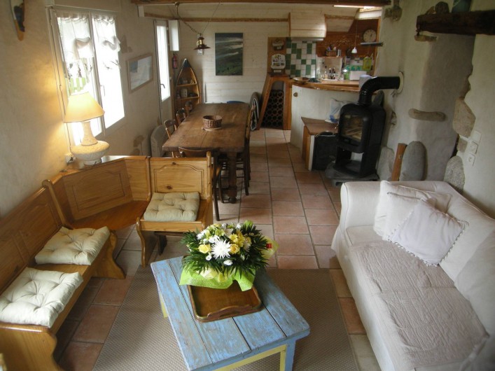Location de vacances - Villa à Portsall - Salon-salle à manger et poêle à bois