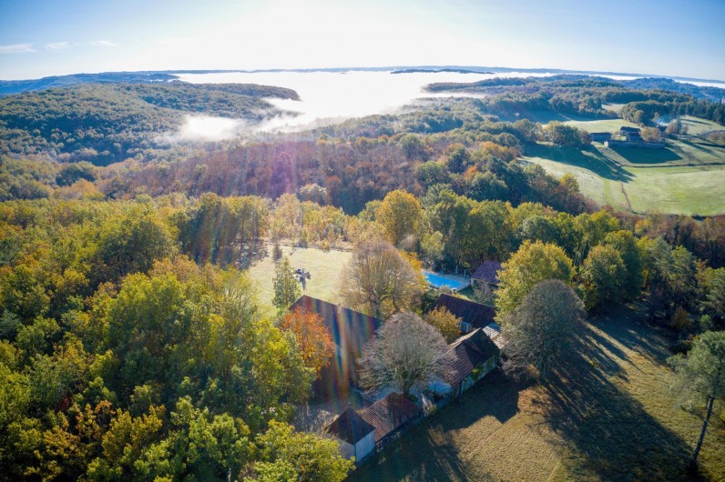 Location de vacances - Villa à Simeyrols - Location dans  propriété de 7ha : 2 gites 1 Roulotte 1 chambre & 15 pers max