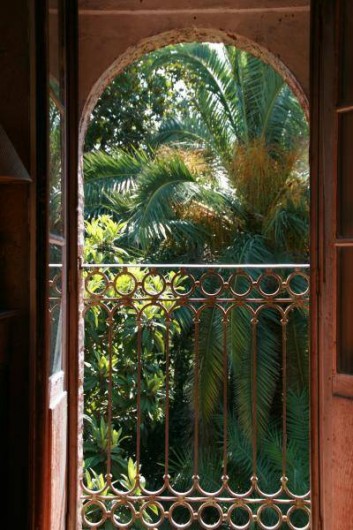Location de vacances - Appartement à Collioure - fenêtre peinte par Matisse en 1914 devenue noire après le décès de son frère  