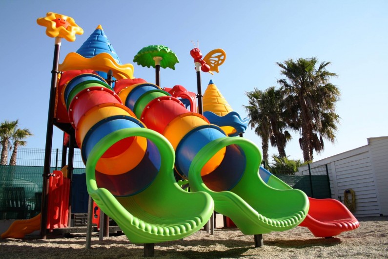 Location de vacances - Camping à Le Barcarès - L'aire de jeux des enfants s'est agrandie !