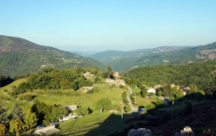 Location de vacances - Camping à Saint-Julien-du-Gua - Au cœur des monts d’Ardèche, le site du camping « Le Folastère ».