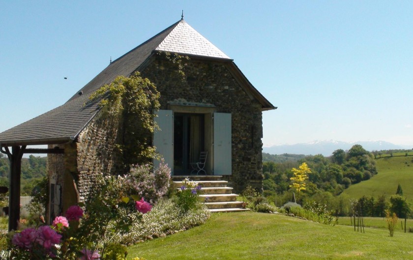 Location de vacances - Gîte à Lucq-de-Béarn - Accès au jardin d'une chambre