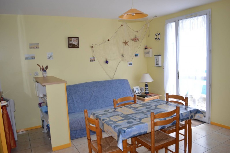 Location de vacances - Appartement à Longeville-sur-Mer - séjour avec canapé convertible