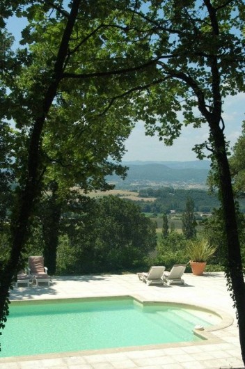 Location de vacances - Chambre d'hôtes à Saint-Lager-Bressac - Vue depuis la piscine 