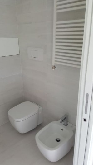 Location de vacances - Appartement à Naples - Une des quatre salles de bain