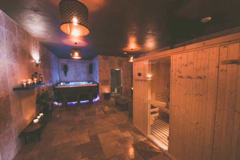 Location de vacances - Mas à Visan - Espace détente avec spa, sauna et hammam