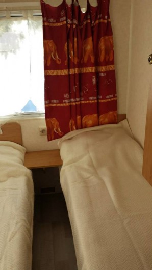 Location de vacances - Bungalow - Mobilhome à Le Muy - chambre 2 lits enfants