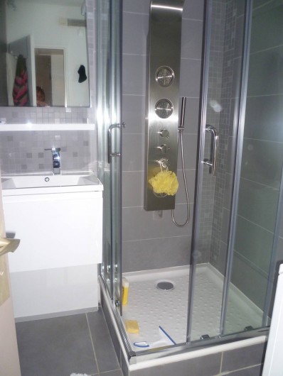 Location de vacances - Appartement à Le Grau-du-Roi - salle de douche