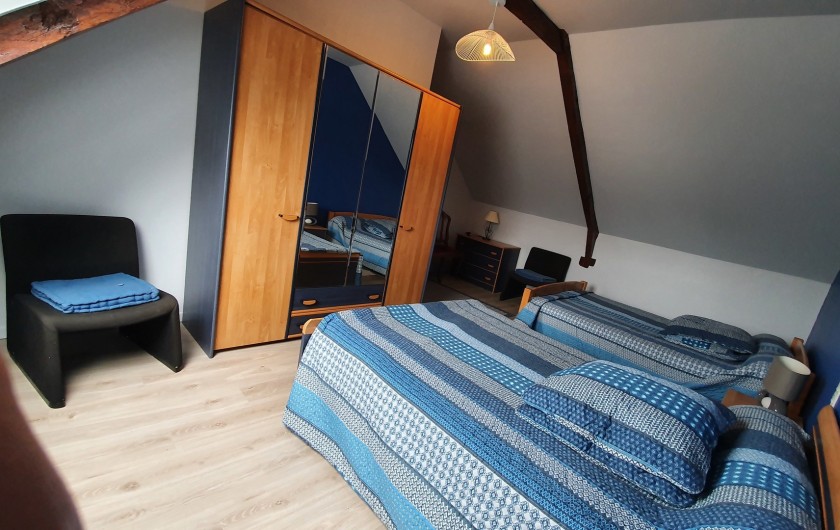 Location de vacances - Gîte à Saint-Gouéno - Chambre n°3 à l'étage Bedroom n°2 upstairs  2 lits doubles / 2 double beds